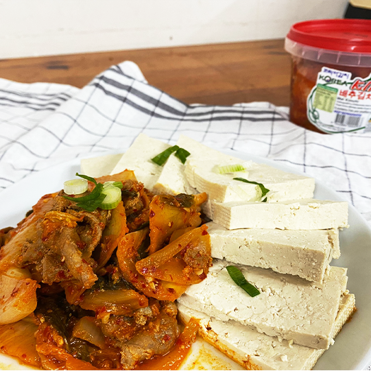 Fried kimchi with pork & tofu recipe