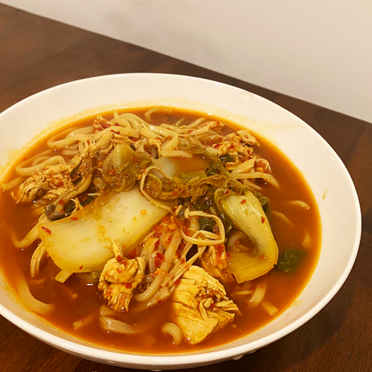 Dakaejang (Spicy chicken soup) noodles (닭개장 칼국수)